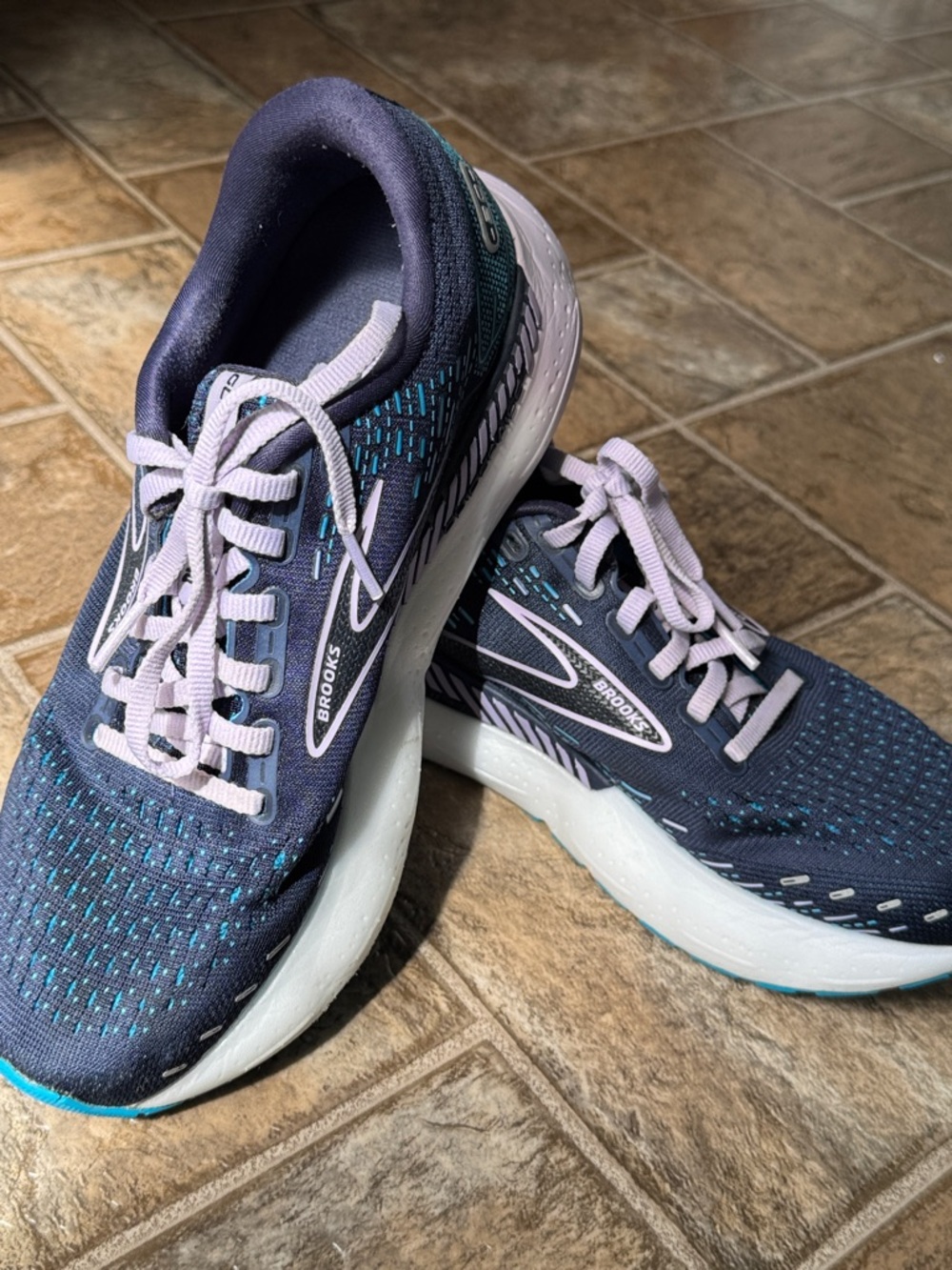 Brooks Glycerin Women’s Navy and Lavender Running Sneakers 8.5